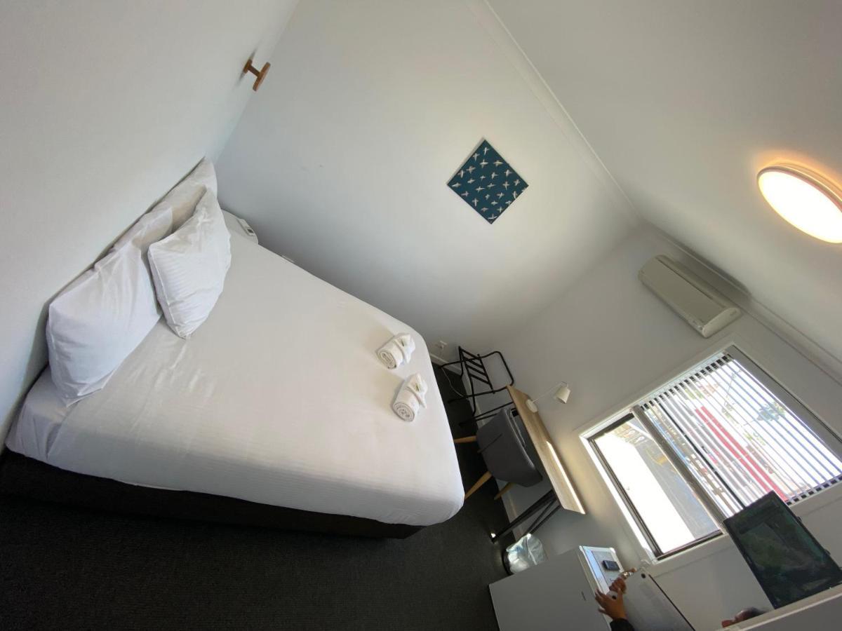 Central Motel Маджи Екстериор снимка