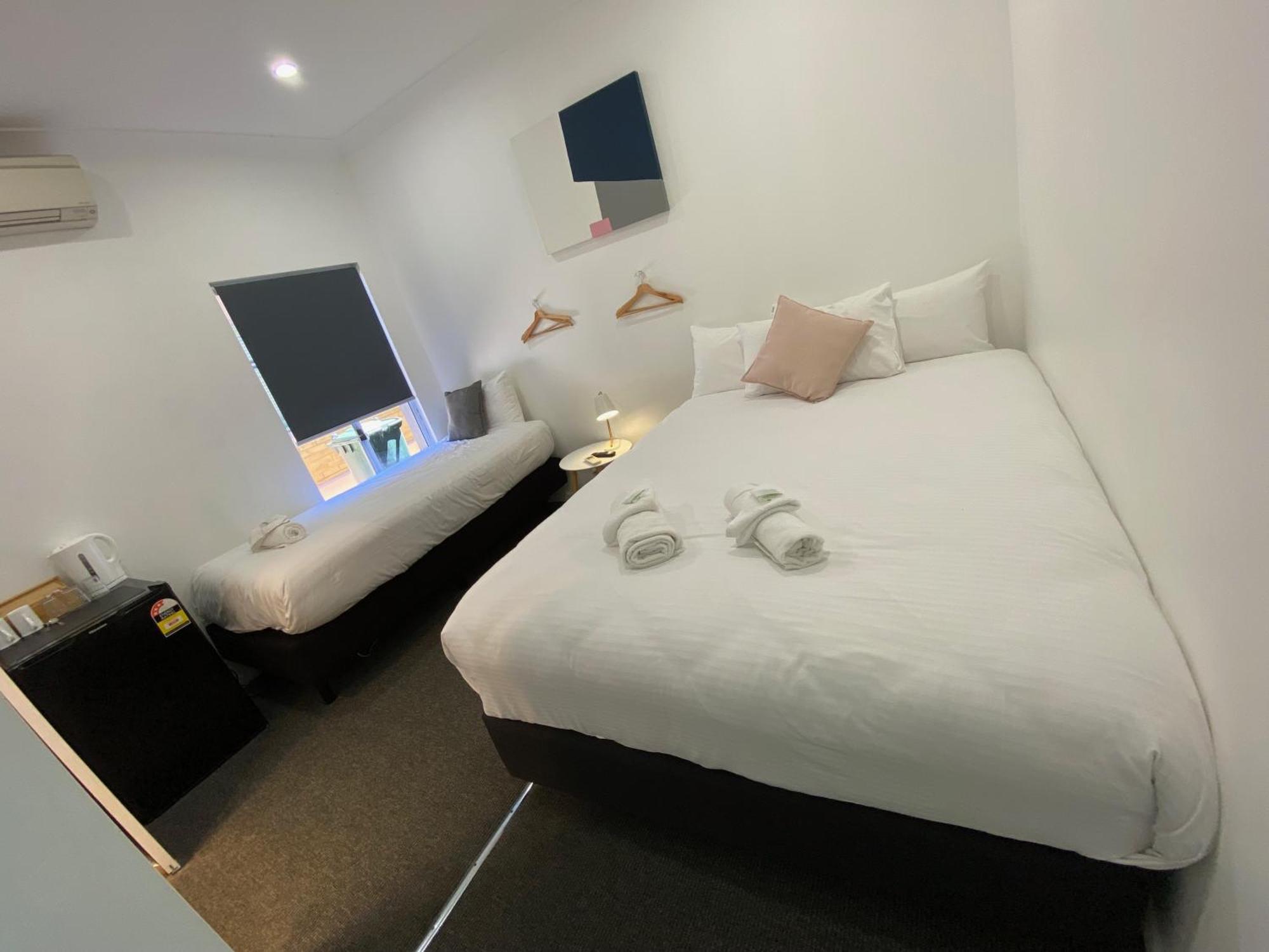 Central Motel Маджи Екстериор снимка